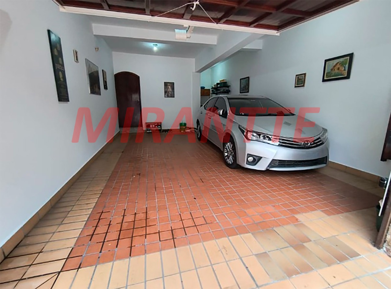 Sobrado de 240m² com 3 quartos em Santana
