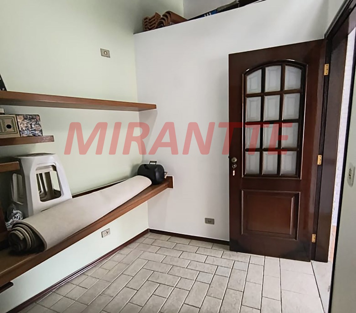 Sobrado de 240m² com 3 quartos em Santana