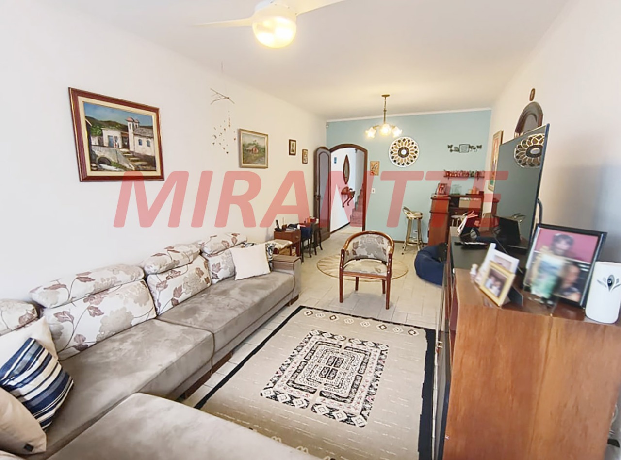 Sobrado de 240m² com 3 quartos em Santana