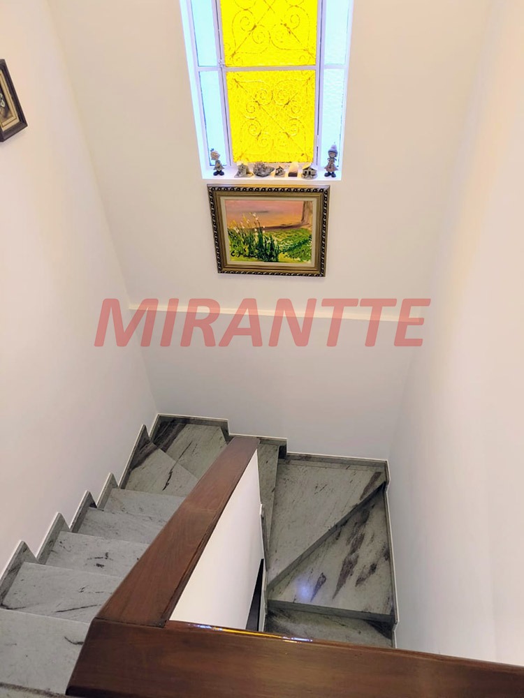 Sobrado de 240m² com 3 quartos em Santana