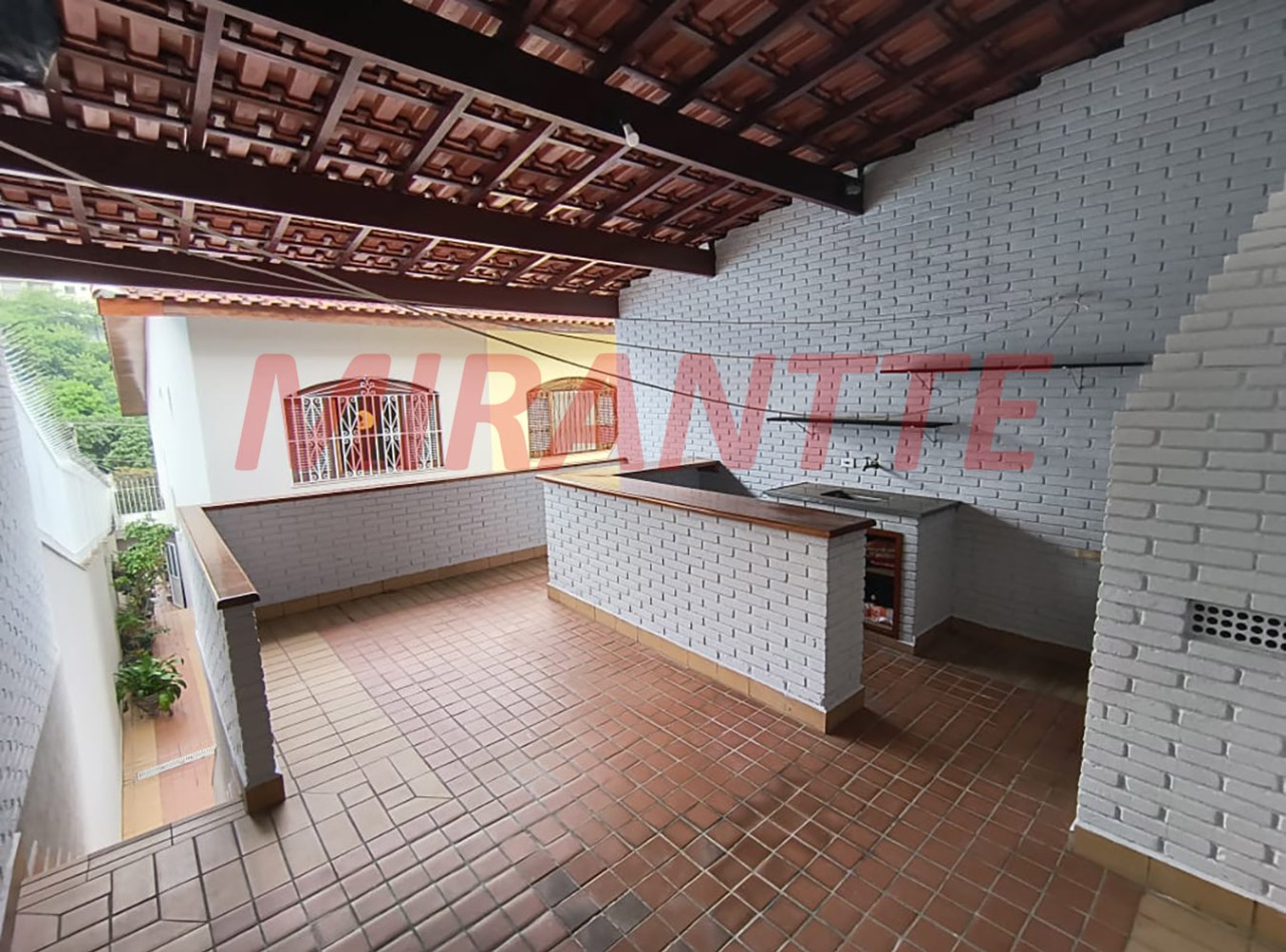 Sobrado de 240m² com 3 quartos em Santana