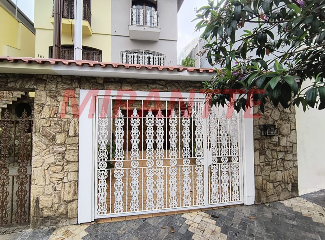 Sobrado de 240m² com 3 quartos em Santana