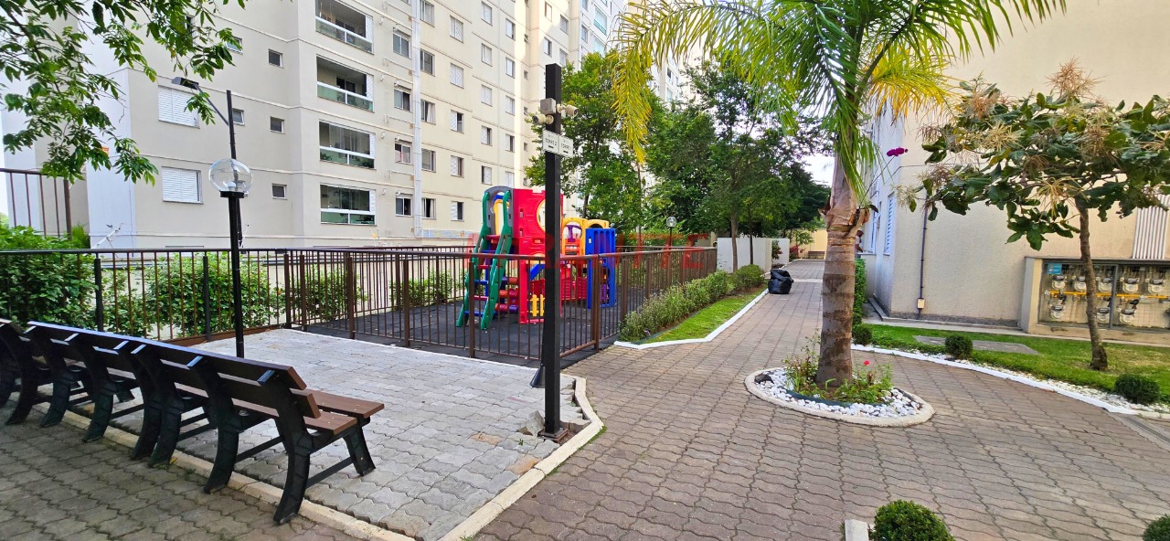 Apartamento de 49m² com 2 quartos em Jardim Iris