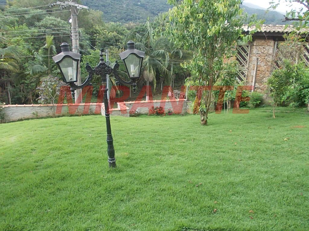 Sobrado de 272m² com 4 quartos em Rio Abaixo