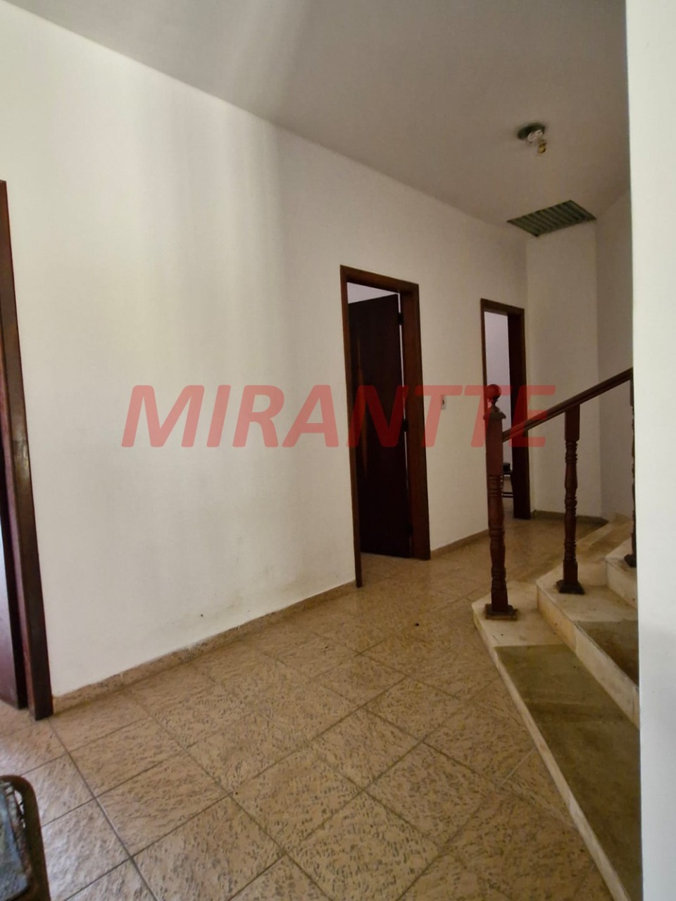 Sobrado de 272m² com 4 quartos em Rio Abaixo