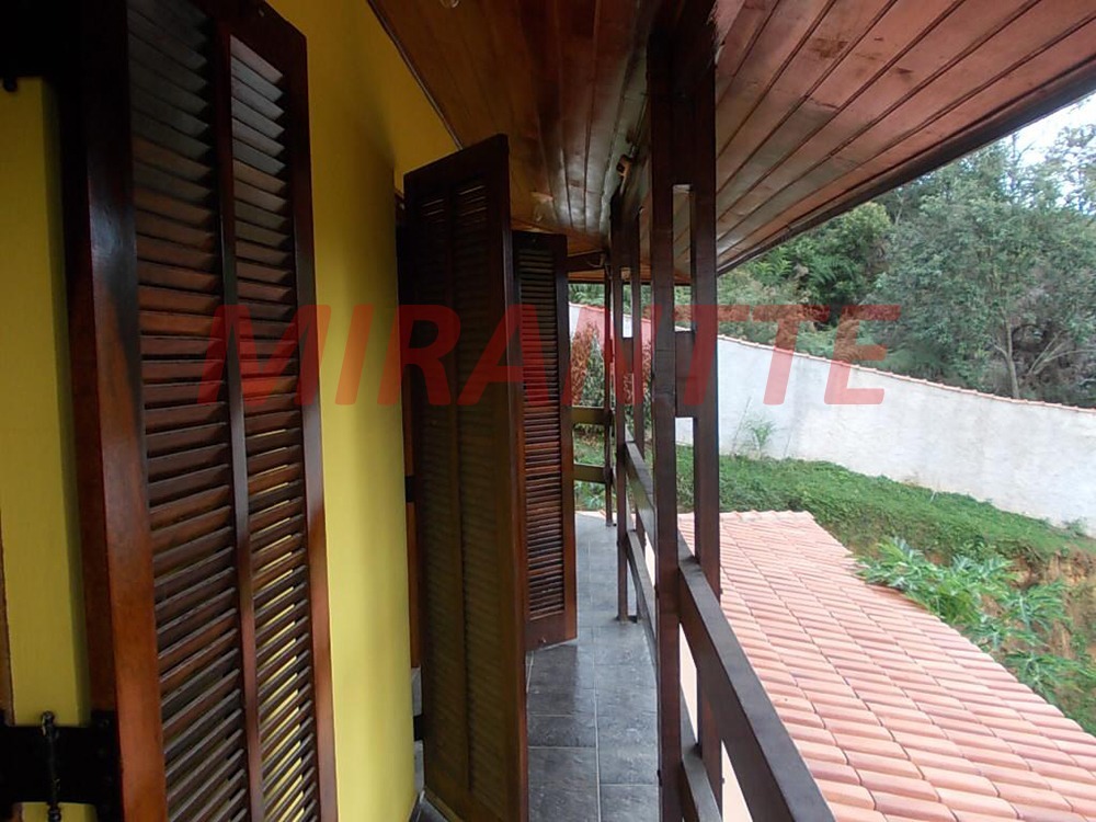 Sobrado de 272m² com 4 quartos em Rio Abaixo