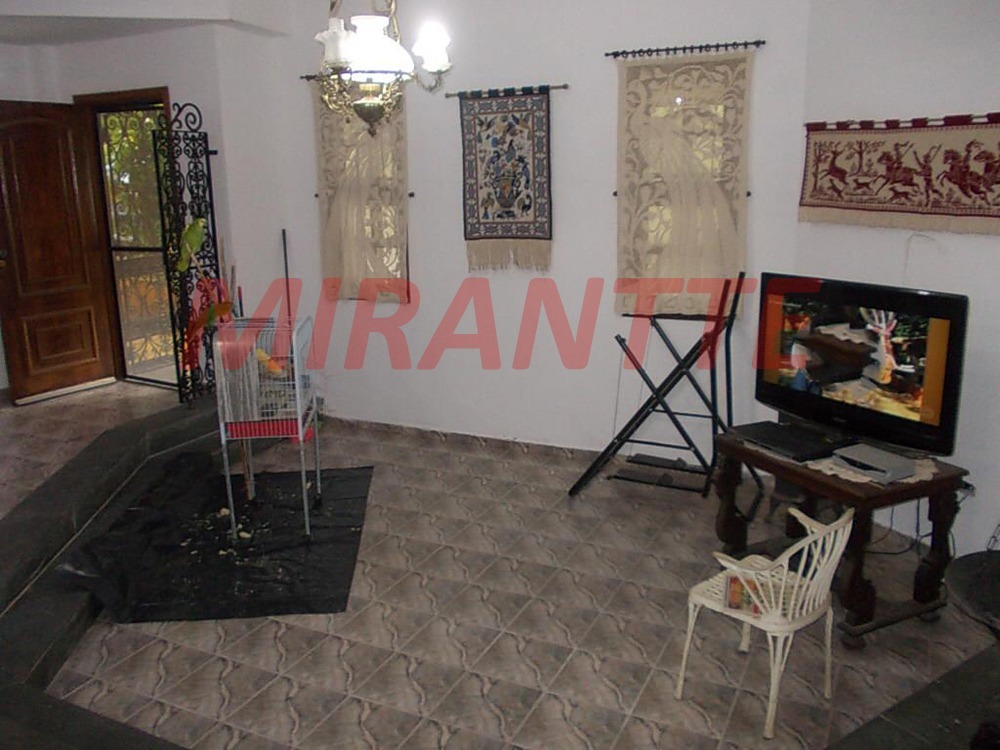Sobrado de 272m² com 4 quartos em Rio Abaixo