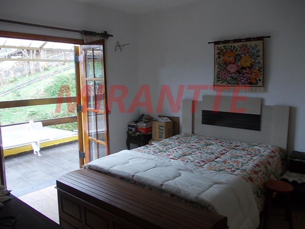 Sobrado de 272m² com 4 quartos em Rio Abaixo