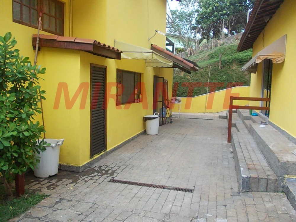 Sobrado de 272m² com 4 quartos em Rio Abaixo