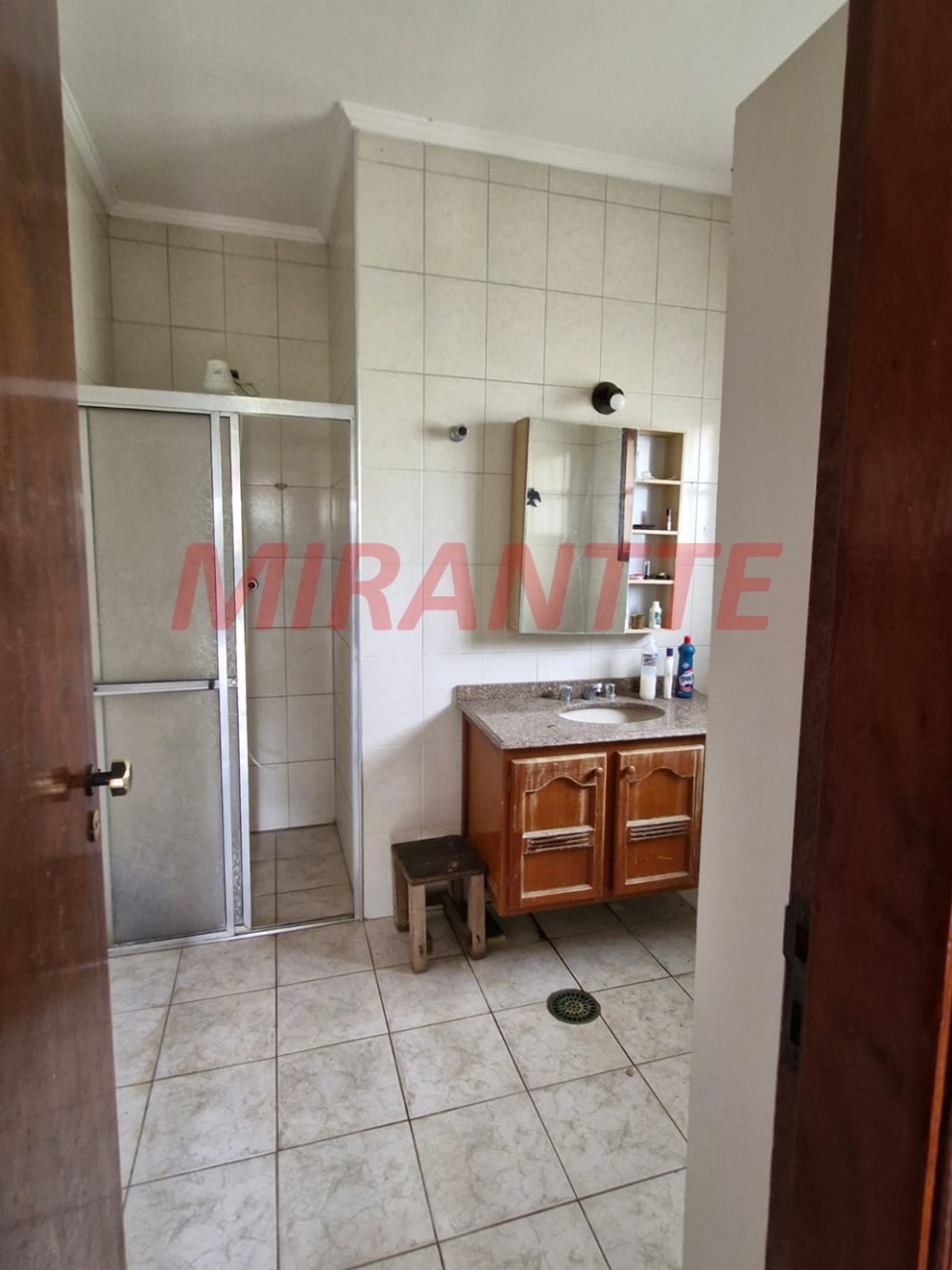 Sobrado de 272m² com 4 quartos em Rio Abaixo