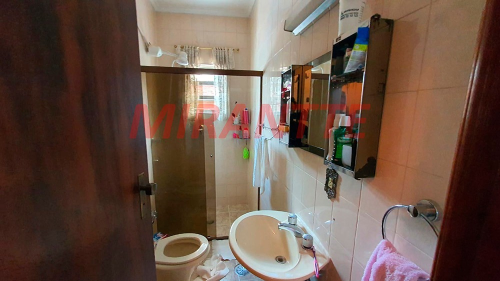 Sobrado de 205m² com 3 quartos em Jardim Virginia Bianca