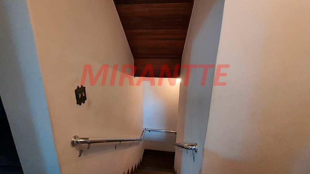 Sobrado de 205m² com 3 quartos em Jardim Virginia Bianca