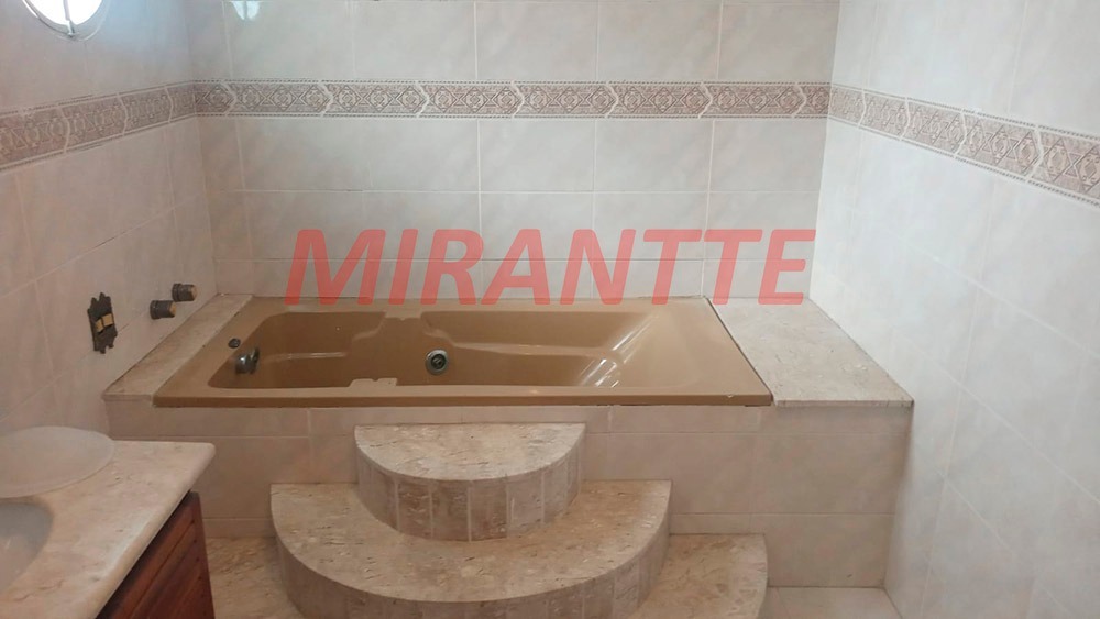 Sobrado de 503m² com 6 quartos em Vila Santos