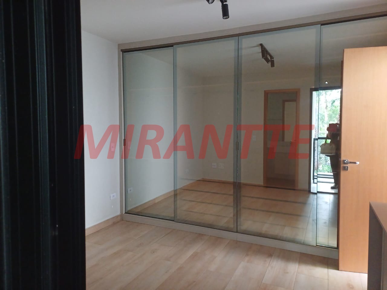 Sobrado de 210m² com 3 quartos em Vila Ester