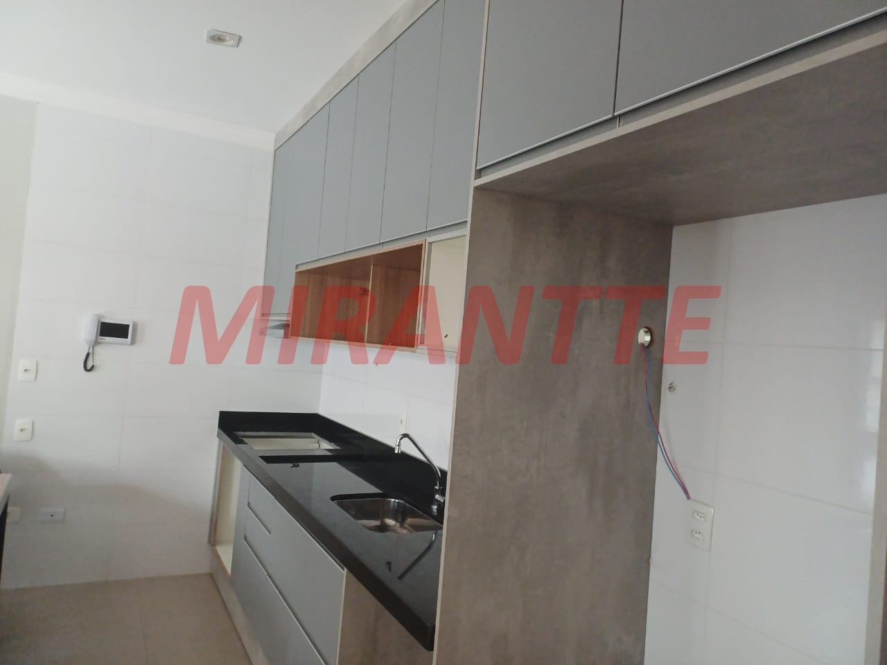 Sobrado de 210m² com 3 quartos em Vila Ester