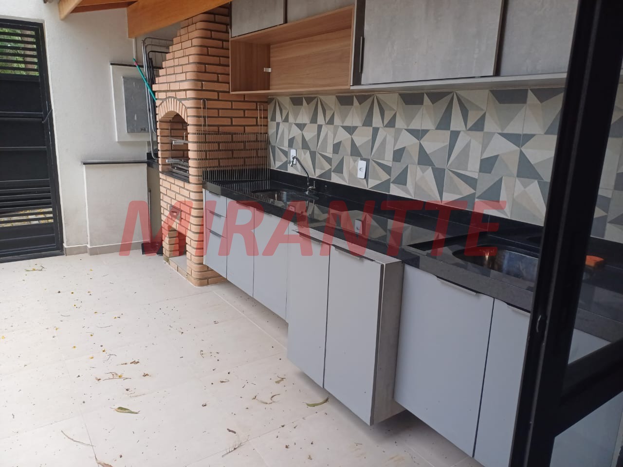 Sobrado de 210m² com 3 quartos em Vila Ester