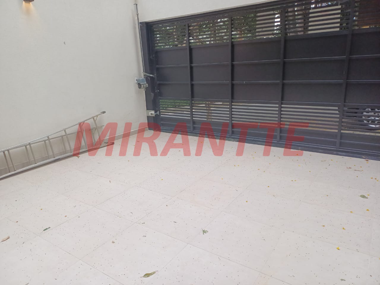Sobrado de 210m² com 3 quartos em Vila Ester
