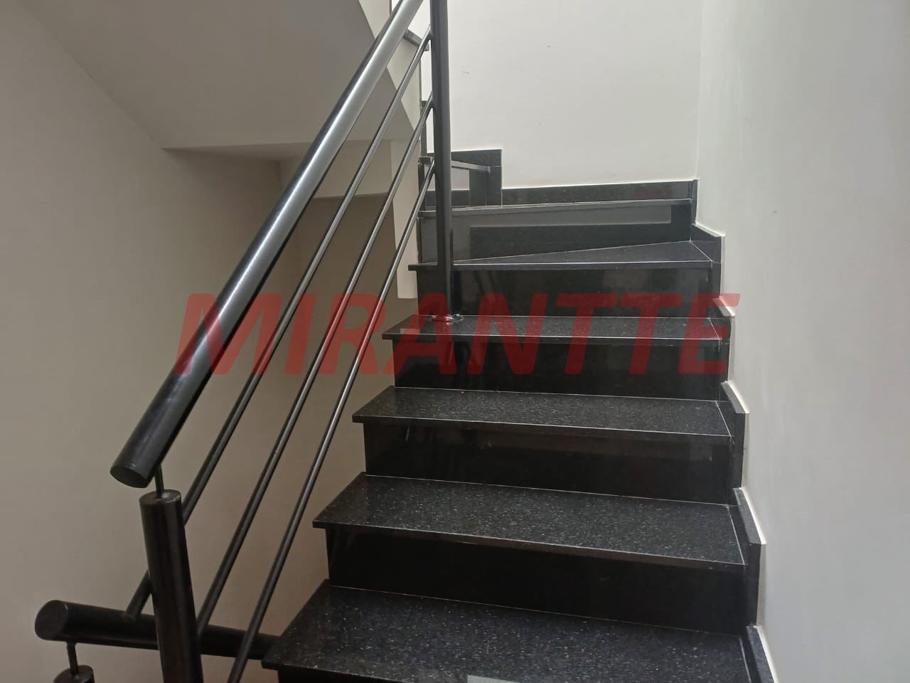 Sobrado de 210m² com 3 quartos em Vila Ester