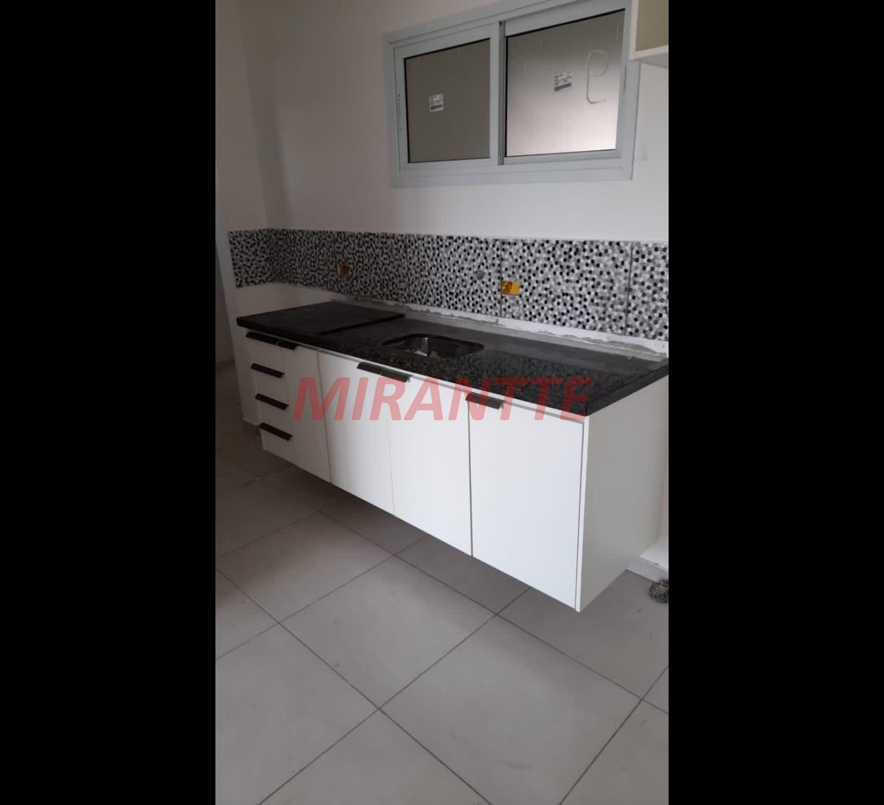 Outros de 1100m² em Limão
