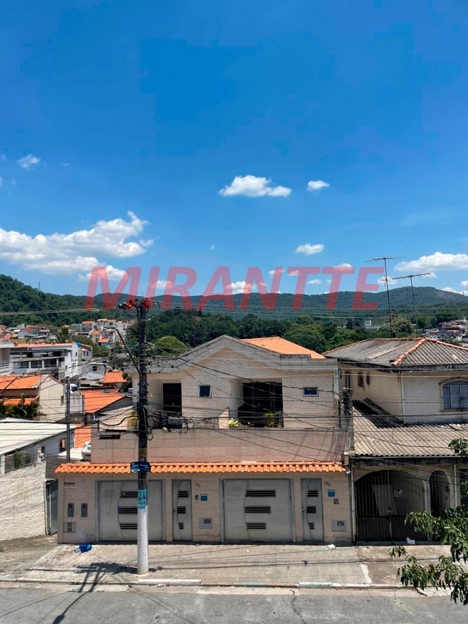 Sobrado de 125m² com 3 quartos em Parque Casa De Pedra