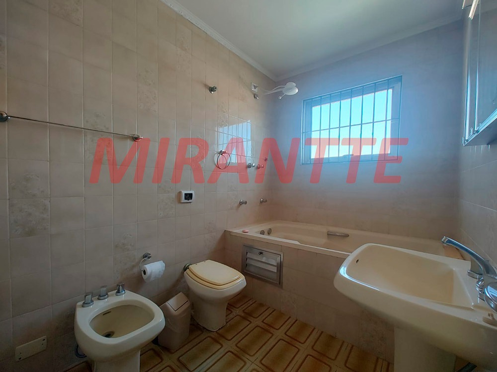 Sobrado de 272m² com 3 quartos em Jardim Primavera (Zona Norte)