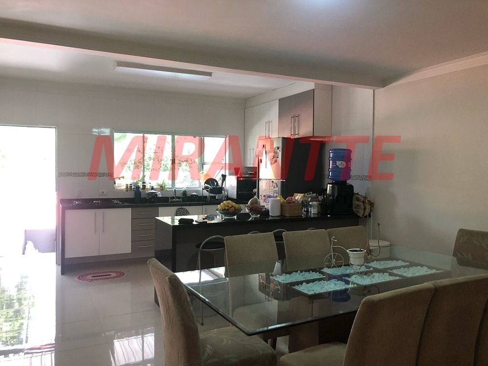 Sobrado de 214m² com 3 quartos em Mandaqui