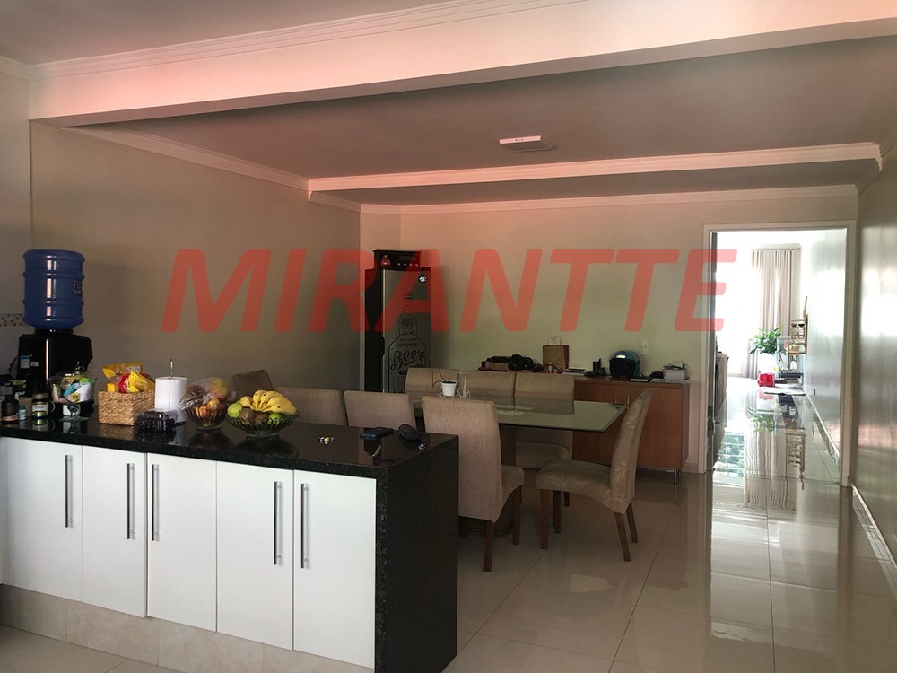 Sobrado de 214m² com 3 quartos em Mandaqui
