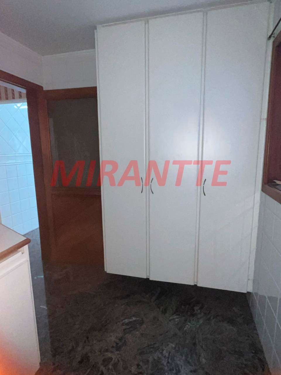Cond. fechado de 310m² com 3 quartos em Tremembe