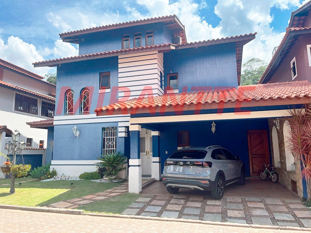 Cond. fechado de 310m² com 3 quartos em Tremembe