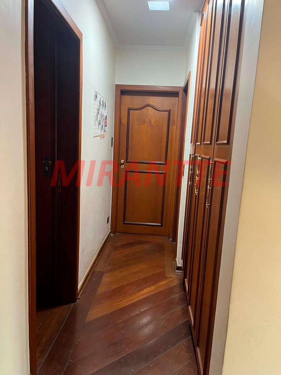 Cond. fechado de 310m² com 3 quartos em Tremembe