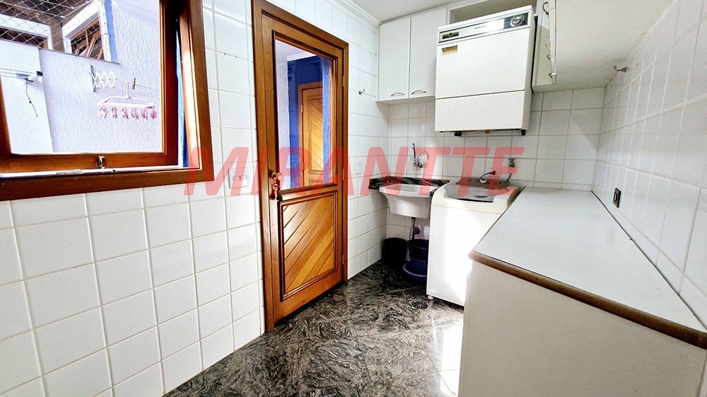 Cond. fechado de 310m² com 3 quartos em Tremembe