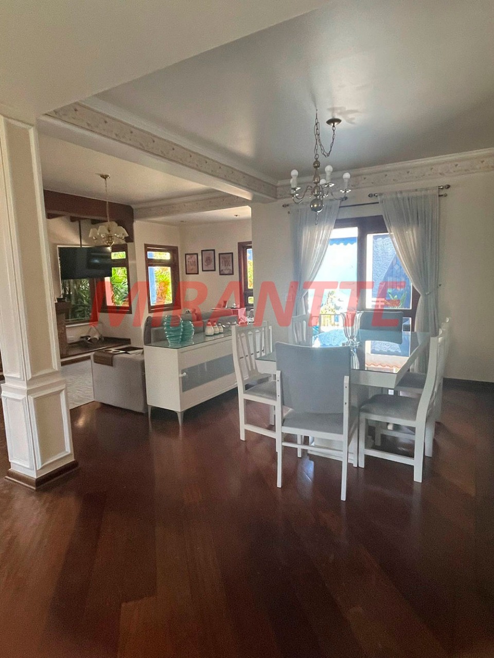 Cond. fechado de 310m² com 3 quartos em Tremembe