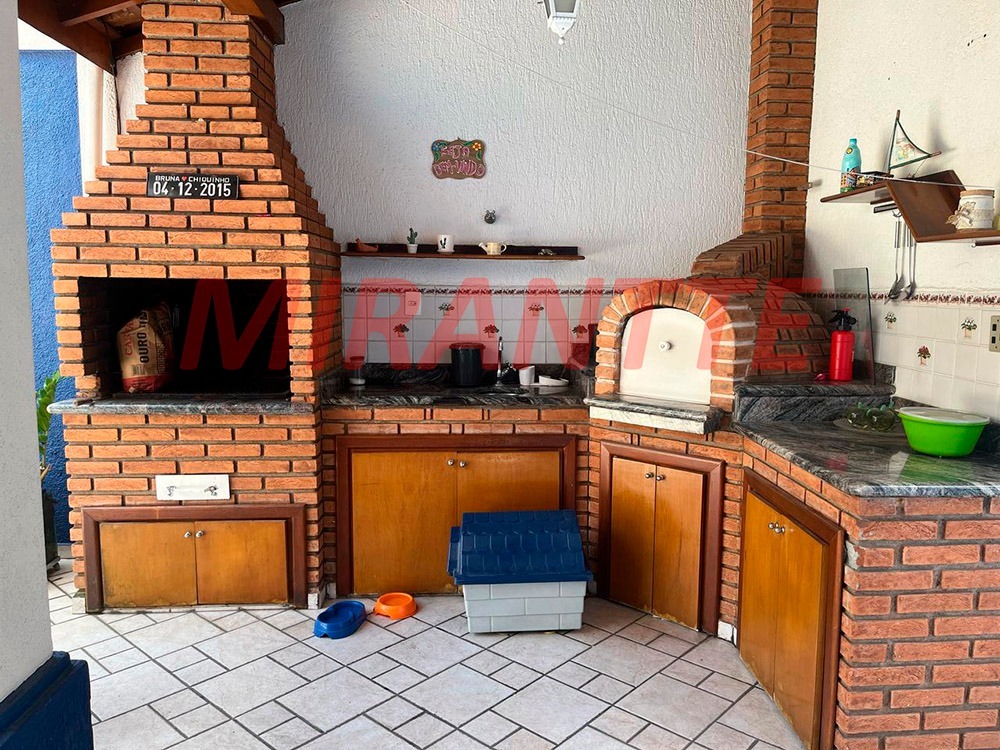 Cond. fechado de 310m² com 3 quartos em Tremembe