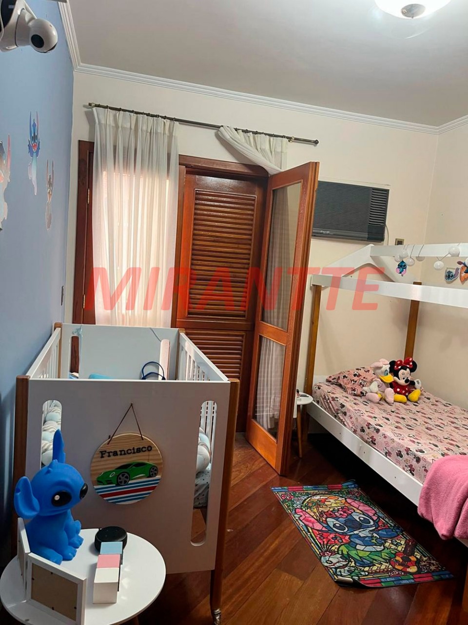 Cond. fechado de 310m² com 3 quartos em Tremembe