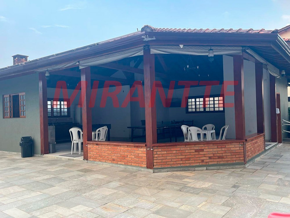 Cond. fechado de 310m² com 3 quartos em Tremembe