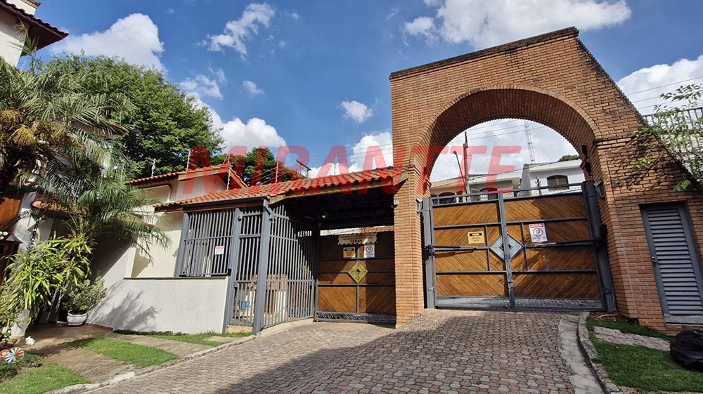 Cond. fechado de 310m² com 3 quartos em Tremembe