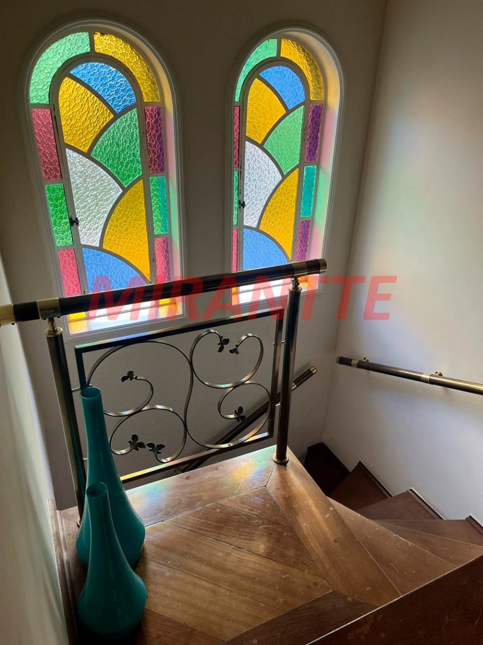 Cond. fechado de 310m² com 3 quartos em Tremembe