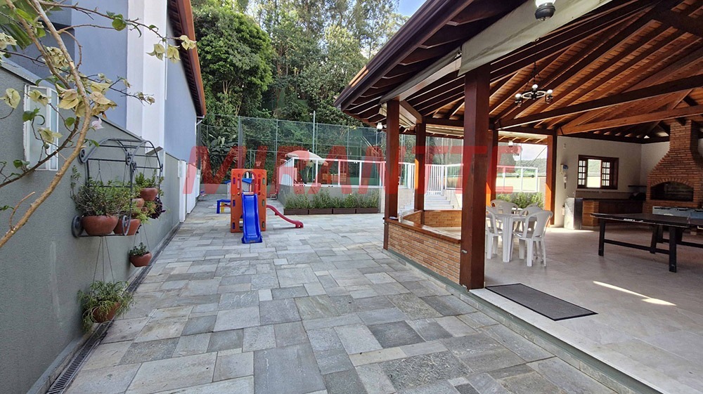 Cond. fechado de 310m² com 3 quartos em Tremembe