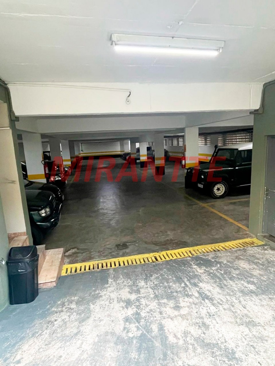 Cond. fechado de 310m² com 3 quartos em Tremembe