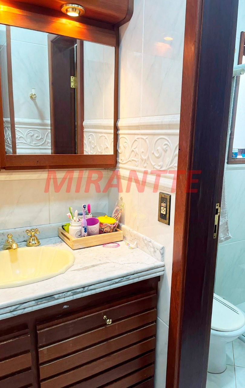 Cond. fechado de 310m² com 3 quartos em Tremembe