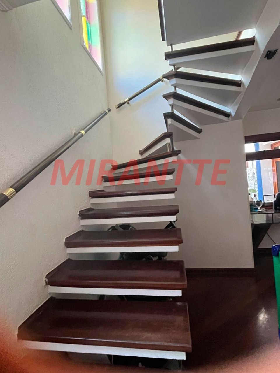 Cond. fechado de 310m² com 3 quartos em Tremembe