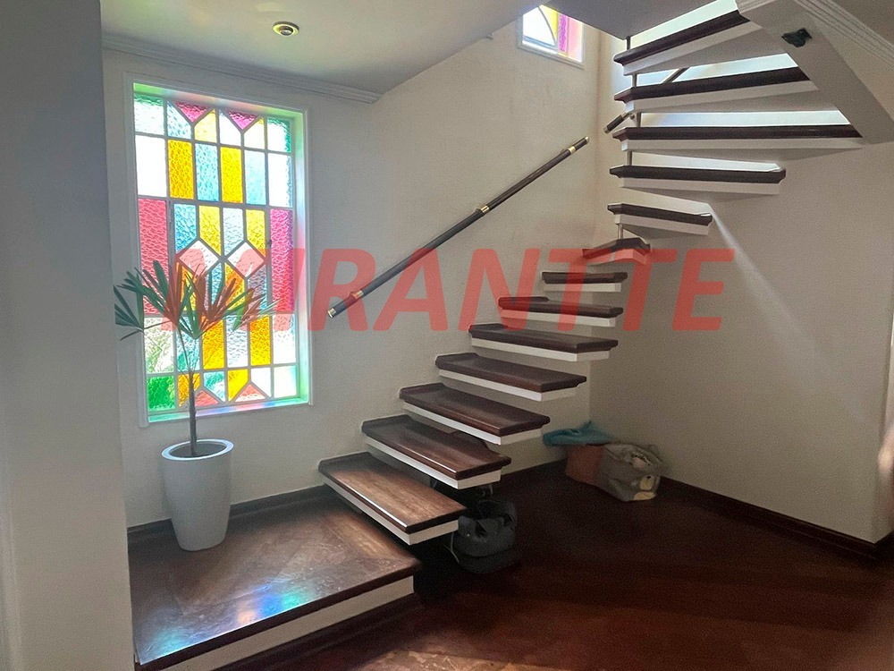 Cond. fechado de 310m² com 3 quartos em Tremembe