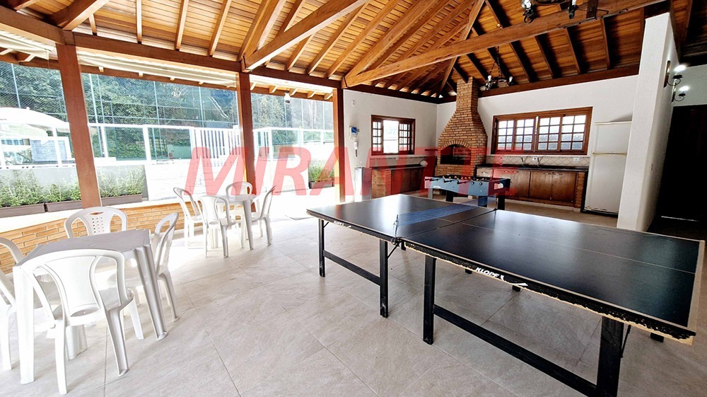 Cond. fechado de 310m² com 3 quartos em Tremembe