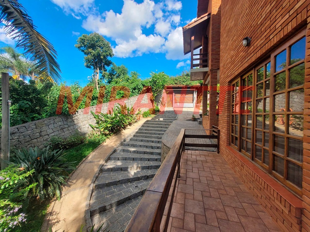 Sobrado de 427.81m² com 4 quartos em Serra da Cantareira