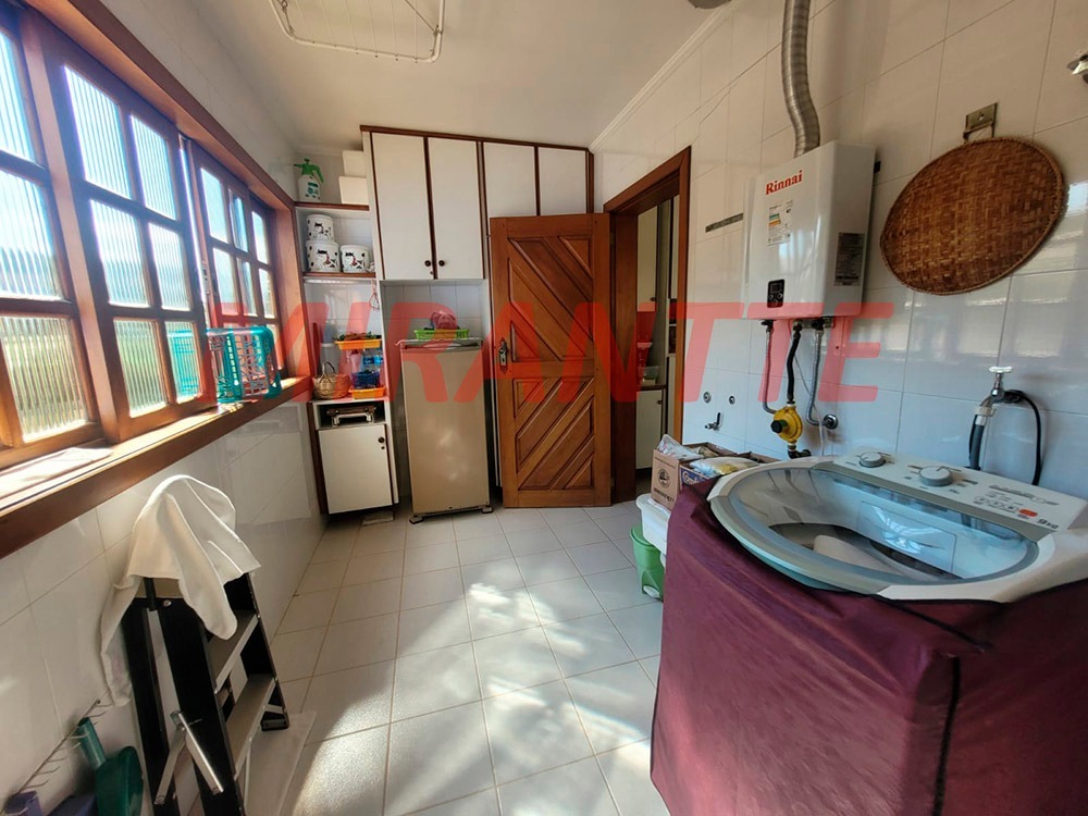 Sobrado de 427.81m² com 4 quartos em Serra da Cantareira