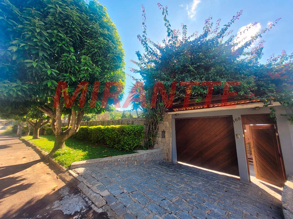 Sobrado de 427.81m² com 4 quartos em Serra da Cantareira