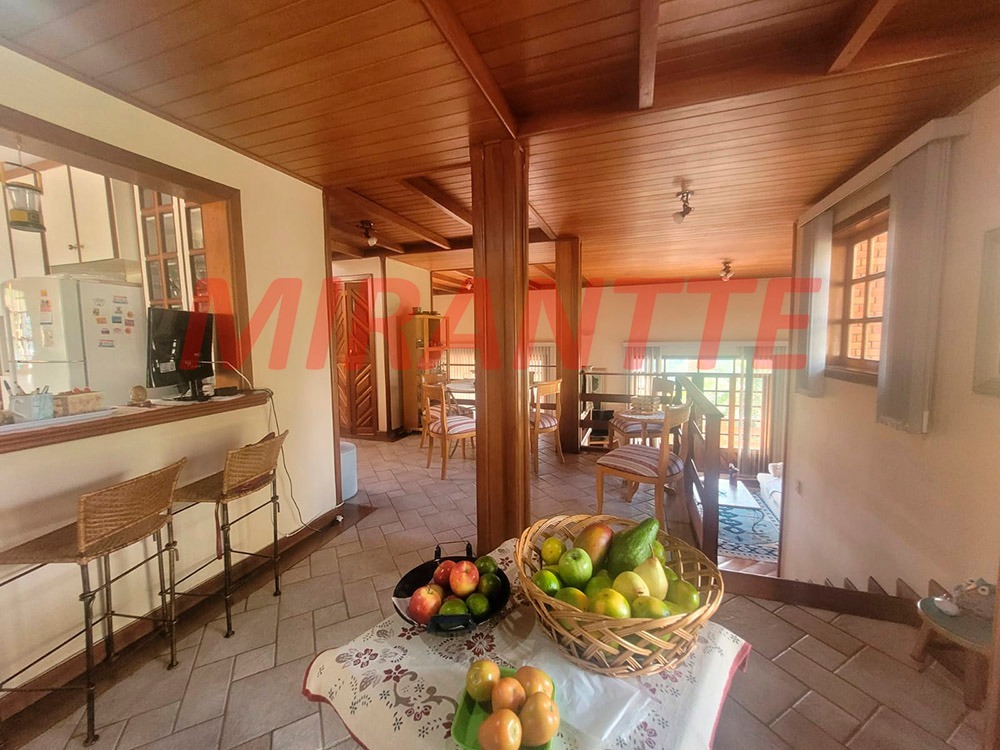 Sobrado de 427.81m² com 4 quartos em Serra da Cantareira