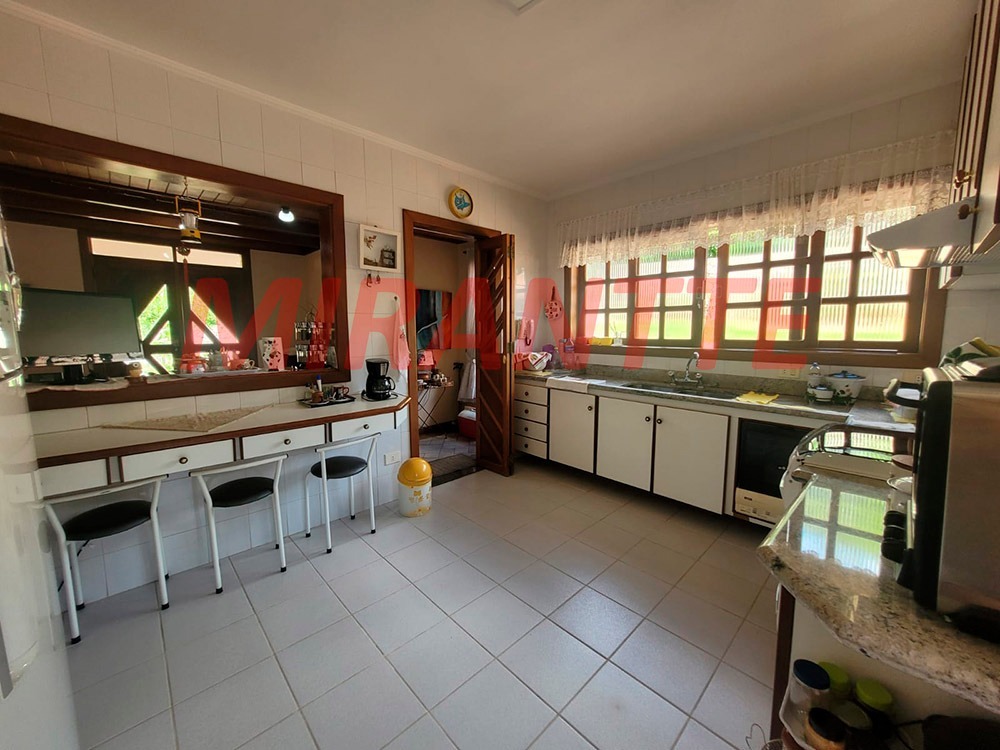 Sobrado de 427.81m² com 4 quartos em Serra da Cantareira