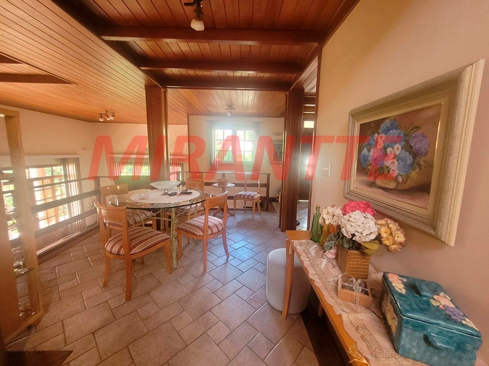 Sobrado de 427.81m² com 4 quartos em Serra da Cantareira