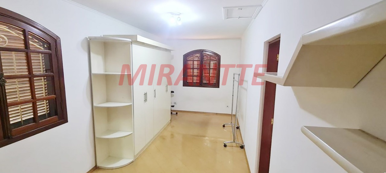 Sobrado de 247m² com 4 quartos em Parada Inglesa